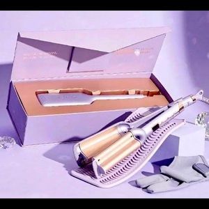 New Limited Edition Monat Crimper/Waver